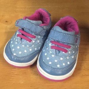 Toddler shoes (Size 3)